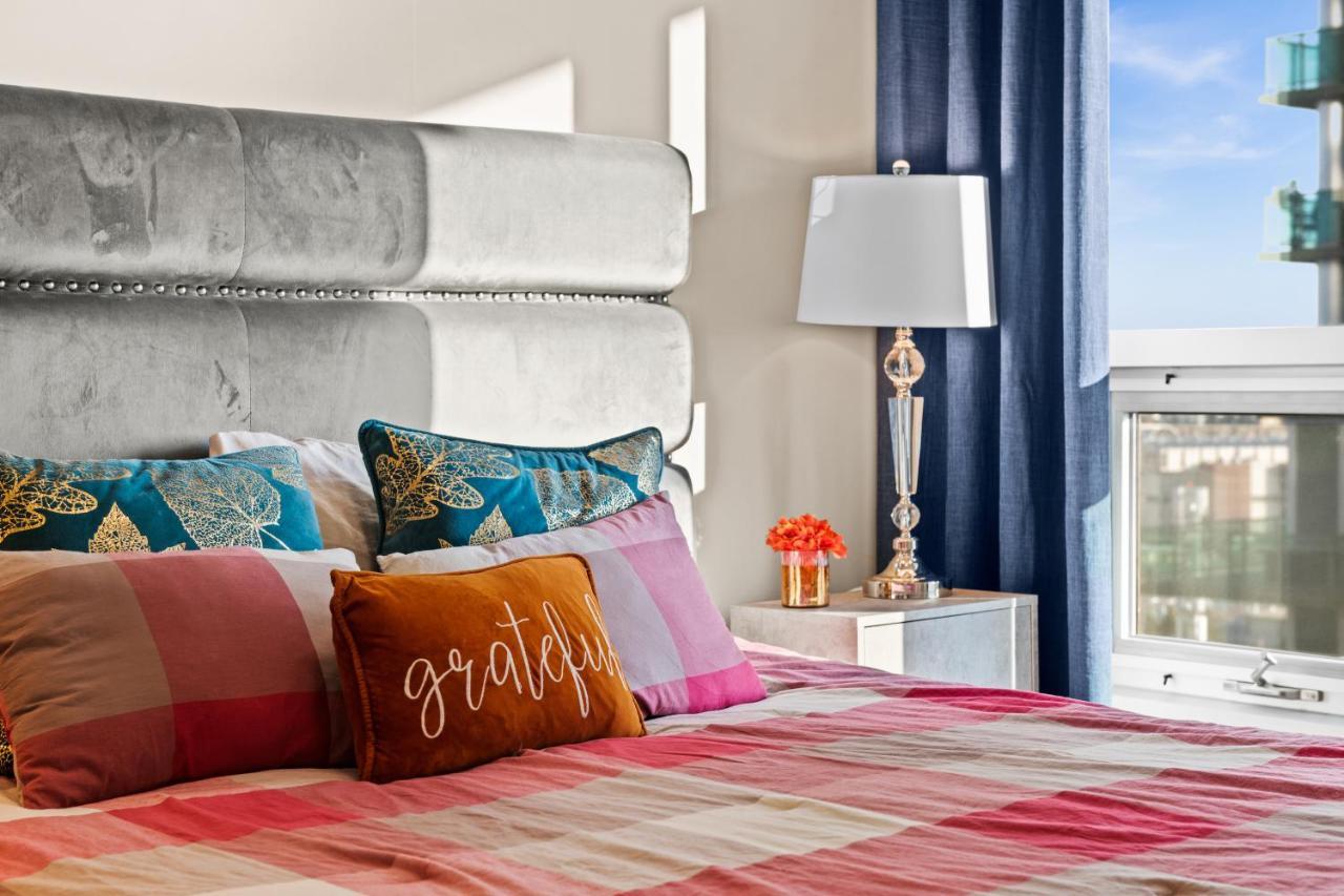 Stylish Downtown Condos By Globalstay Calgary Ngoại thất bức ảnh